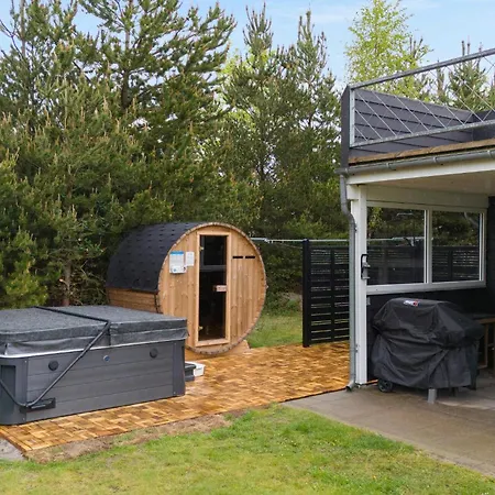 Holiday home Beautiful In Tarm With Kitchen Hemmet
