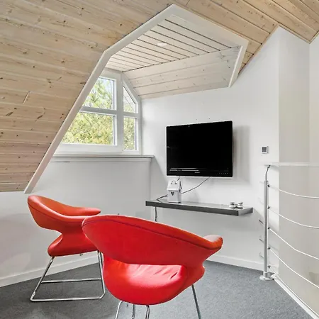 Beautiful In Tarm With Kitchen Hemmet
